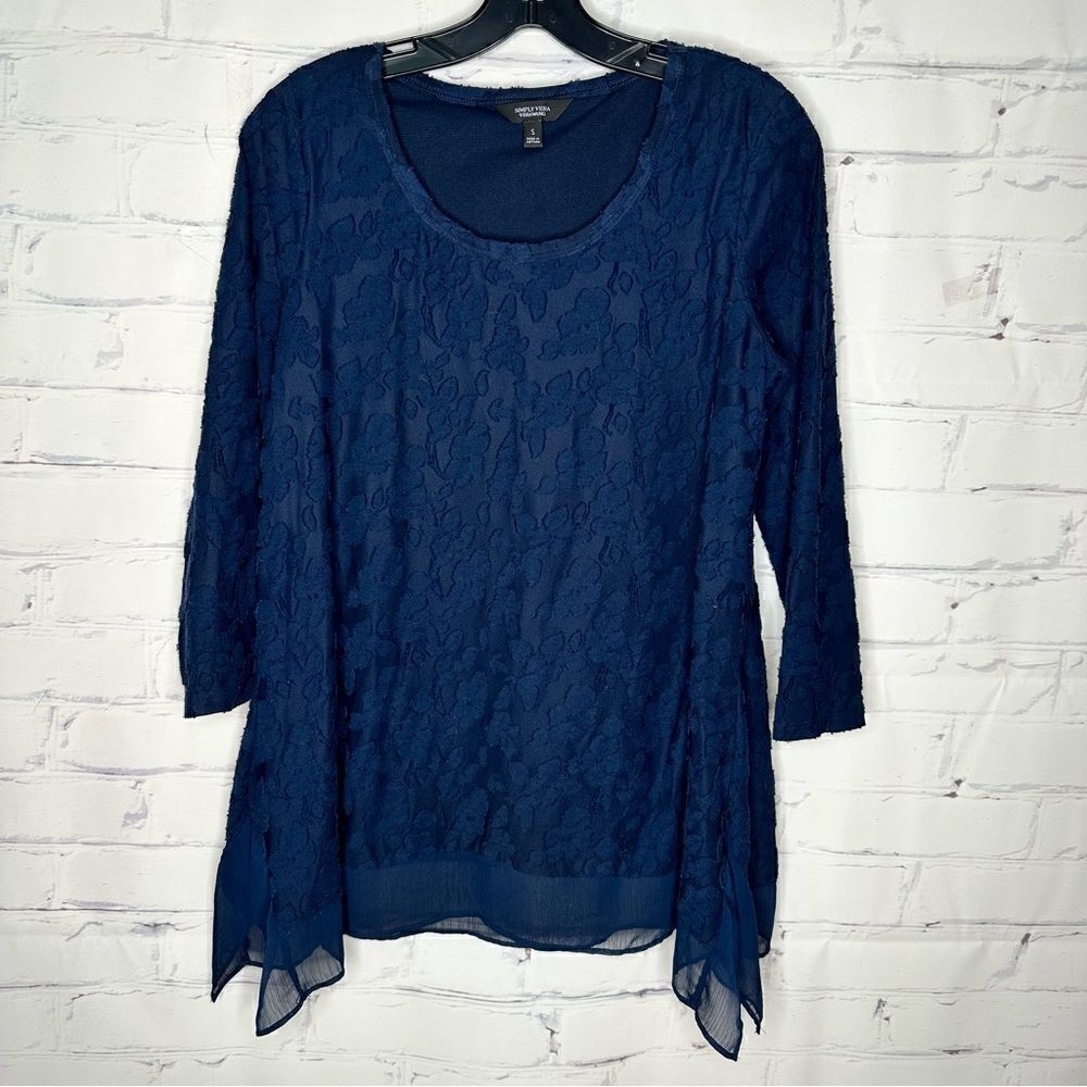 Simply Vera blue small or medium top‎